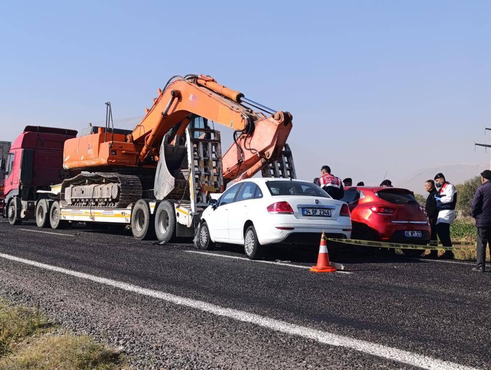 Konya'daki ailesinin yanından dönen Astsubay Ali Durgut zincirleme kazada hayatını kaybetti 1